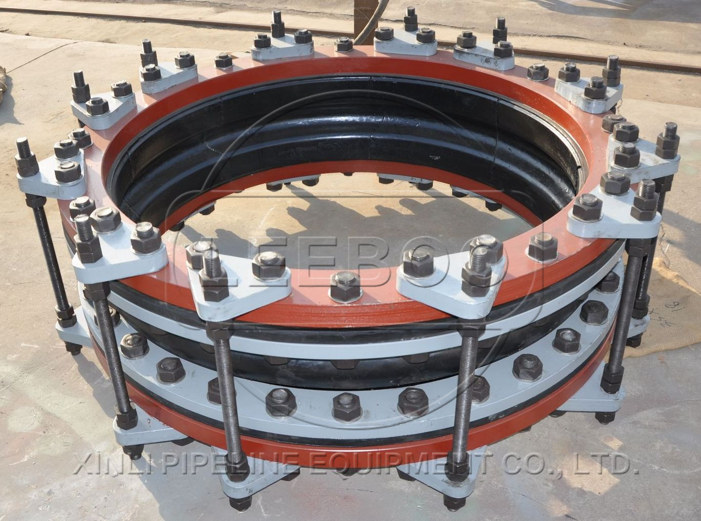 湖南省岳陽市華容縣大口徑限位液壓<a href=http://www.xinligd.com target=_blank class=infotextkey>橡膠接頭</a>發(fā)貨圖